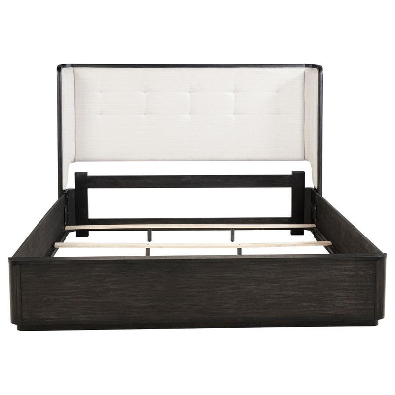 Leandro - Wingback Bed