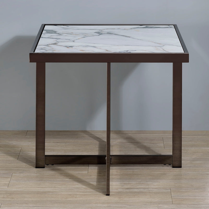 Kayley - Table