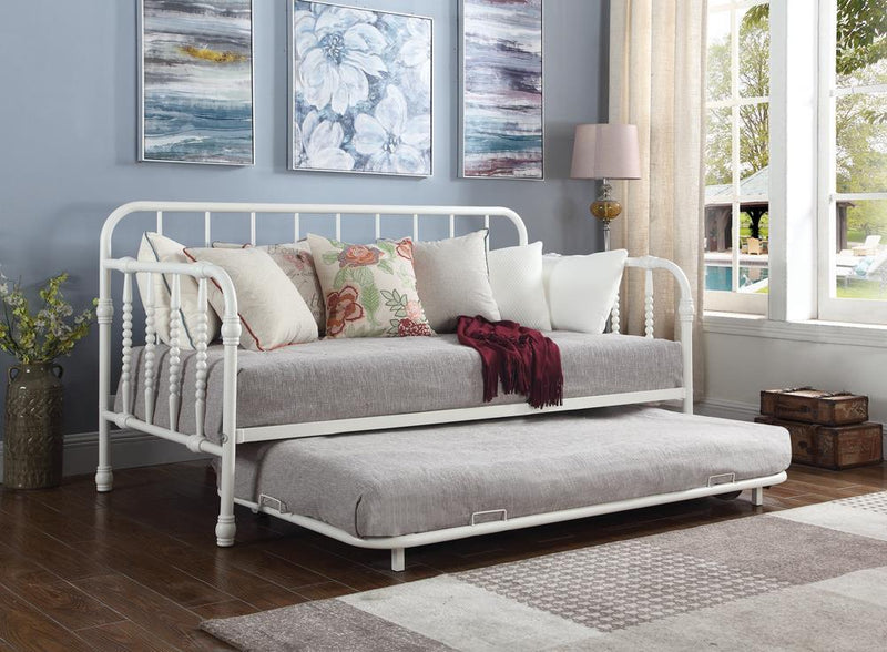 Traditional White Metal Daybed - Austin's Furniture Depot (Austin,TX)